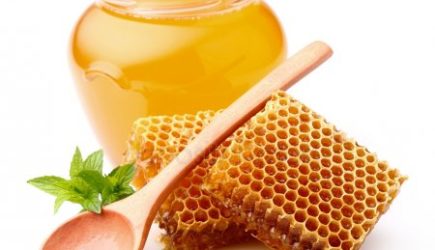 Что будет если добавлять мёд в горячий чай: канцероген в кружке обеспечен?