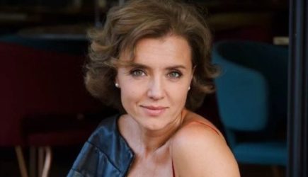 Еще одна любимица-актриса сбежала из страны!