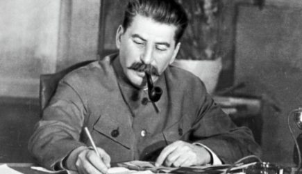 Последний поцелуй вождя: что на самом деле сделал Сталин у гроба Ленина