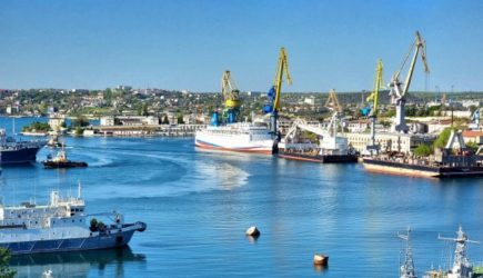 Морской пассажирский транспорт в&nbsp;Севастополе остановлен, а&nbsp;Крымский мост перекрыт