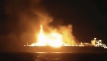 Экипаж подорванного в&nbsp;Средиземном море российского газовоза спасся в&nbsp;шлюпке