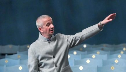 Богомолов отправил послание заполучившему его должность Хабенскому