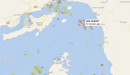 Танкеры ходят через Ормуз тройками: иранские воды открыты для дружественных стран