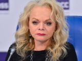Лариса Долина требует 176 миллионов рублей с осужденных за аферу мошенников