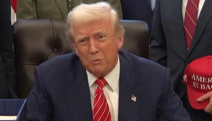 «Загнан в угол»: Трамп пришел в ужас от шага Ирана