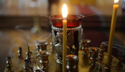 Священник Ильяшенко напомнил, что обязательно нужно сделать в Великий четверг