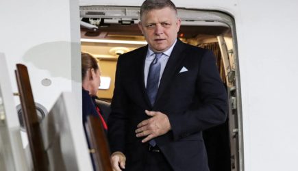 Еще одна страна запретила премьеру Словакии пролет на парад Победы в Москву