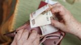 Россиянам объяснили отсутствие соцвыплат в мае