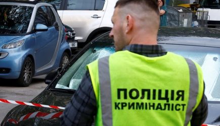 Мужчина открыл стрельбу по сотрудникам ТЦК и полиции: есть раненые