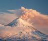 <h2 class="news-title"><a href="https://news-z.info/sputniki-obnaruzhili-kak-aktivnyj-vulkan-na-kamchatke-topit-sneg-iznutri/">Спутники обнаружили, как активный вулкан на Камчатке топит снег изнутри</a></h2>