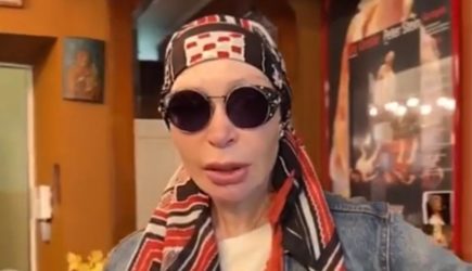 «Будешь хлеб с водой доедать»: аферисты атаковали 79-летнюю Татьяну Васильеву