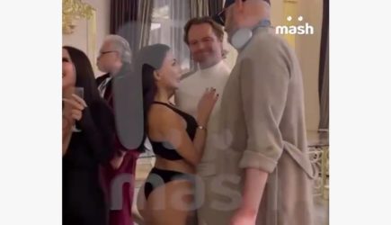 Звезду &laquo;Универа&raquo; сняли с встречавшейся с Пашей Техником эскортницей