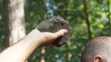 Российские школьники в масках камнем разбили лицо мужчине
