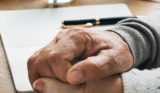 Как распознать ранние признаки деменции по почерку: советы врачей и результаты исследований