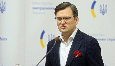 Кулеба запаниковал из-за ударов по Киеву и призвал украинцев спасать «кукуху»