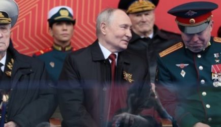 Парад прошел спокойно, но режим тишины столкнулся с тысячами нарушений