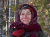 Жизнь в тишине тайги: почему Агафья Лыкова остается в лесной избушке