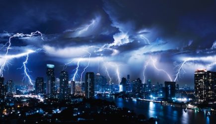 Как обезопасить свою семью во время грозы?
