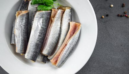 Назван продукт, который помогает сохранить крепкие кости после 50 лет