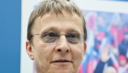 Иван Охлобыстин рассказал о сложном детстве и защите дочерей известью