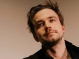 Александр Петров пресек слухи об отъезде и признался в тоске по родине