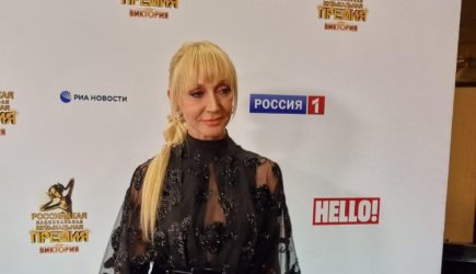 «Словно на поминках»: вся в черном Орбакайте забилась в экстазе посреди мертвой пустоши