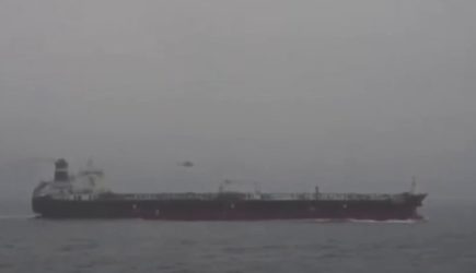 ЕС разрешил кораблям в Средиземном море задерживать танкеры с российской нефтью