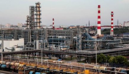 ВСУ ударили по&nbsp;Московскому НПЗ: Киев запустил с&nbsp;полуночи на&nbsp;столицу 60 БПЛА