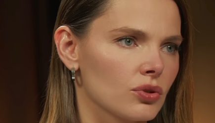 Боярская оставила семью дома и отправилась на Великую Китайскую стену