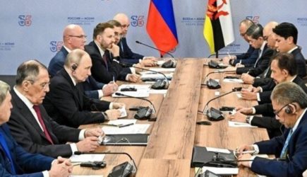 Казанский разворот: Путин принял лидеров Азии и получил зов в Манилу