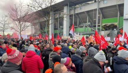 У&nbsp;нас заводы строят: Россия зовет выброшенных на&nbsp;улицу немецких инженеров