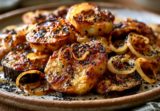 Вместо яичницы жарю баклажаны с луком &mdash; простой рецепт вкуснейшего завтрака: нарезал, бросил, съел