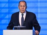 Ceргeй Лaврoв прeдупрeдил Укрaину o пeрeхoдe к мaccирoвaнным удaрaм