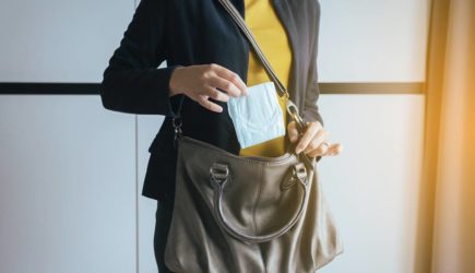 У женщин по всему миру внезапно сбился менструальный цикл