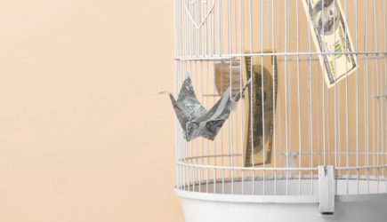 Рискуете обанкротиться до конца года: что категорически нельзя делать с деньгами 10 августа