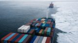 Китай запускает регулярные контейнерные рейсы в Европу по Северному морскому пути