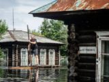 Пострадавшие от паводка дома в Тюмени могут не высохнуть до зимы