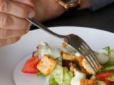 Какие продукты перед сном могут помочь настроиться на отдых