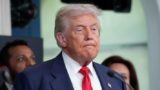 Трамп пообещал помочь России справиться с&nbsp;&laquo;армией чумы&raquo;