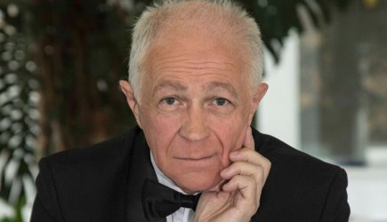 Лавров заявил, что жена с любовником отняли у него квартиру