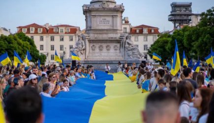 Собрались свергать не того: украинцам указали главного виновника катастрофы