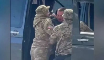 В&nbsp;Одессе цыганский народ камнями отвоевывал мобилизованного ТЦК барона